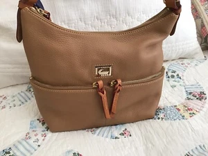 Neu mit Etikett Vintage Dooney and Bourke Hobo Schultertasche - Bild 1 von 8