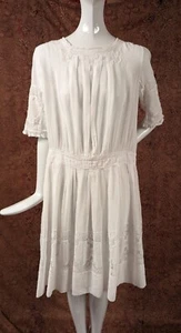 SWEETEST FLAPPER 1920’S WHITE SUMMER DRESS W LACE INSERTION - Picture 1 of 9