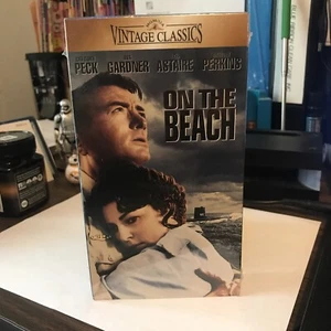 On the Beach NEW SEALED VHS 1959 Vintage Classics Gregory Peck MGM Watermark - Picture 1 of 4