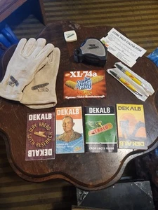 Vintage Dekalb Collection Farm Decor Advertisement Collectibles - Picture 1 of 20