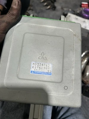 Módulo de control del motor para Mitsubishi 3000gt Foto 1 de 3
