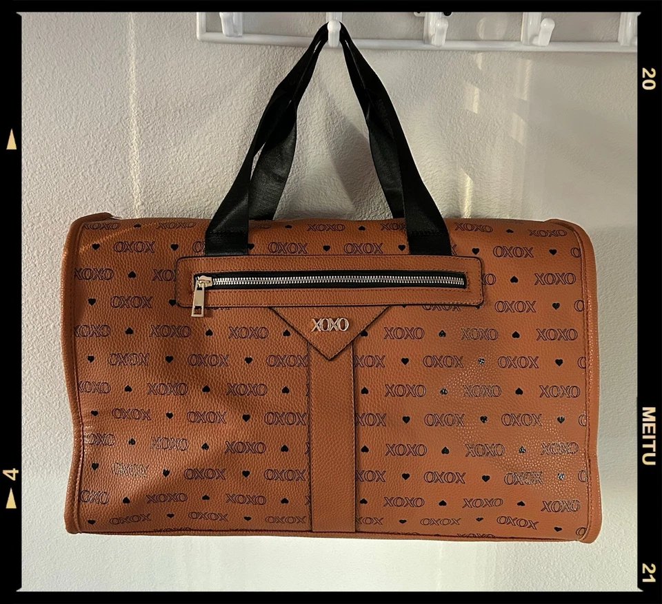 Bolso de Mano XOXO Valentine Kiss Cuero PU Grande de Viaje Marrón (Sin Correa) Foto 1 de 4