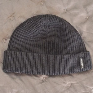 Lululemon Beanie UNISEX S/M Black Ribbed Cuffed Merino Wool Blend Outdoor Gorp - Picture 1 of 5