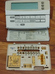 Honeywell Chronotherm 4 Heat Pump Programmable Thermostat T8611M 2025 GEOTHERMAL - Picture 1 of 6