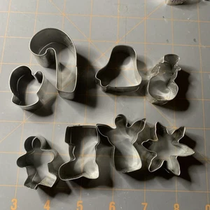 8er Set Metall Mini Weihnachten Ausstechformen Zuckerstange Lebkuchen Schneemann - Bild 1 von 12