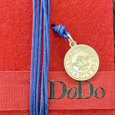 Dodo Pomellato Collana Ciondolo Moneta Monetina Grazie Argento Corona Quadrifogl - Immagine 1 di 4