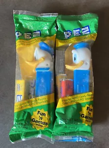 2 Dispenser Pez Paperino Vintage in Confezioni Originali Raro Collo Blu - Foto 1 di 8