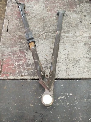  Ski Doo REV 2006 X ДРОССЕЛЬНАЯ ЗАСЛОНКА СТОРОНА РЫЧАГ RH НИЖЕ 860512500 07 RW5274 - Изображение 1 из 3