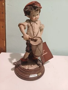 Statua Scultura "Bambino suona Tamburo" Giuseppe Armani h 25cm + CERTIFICATO - Picture 1 of 4