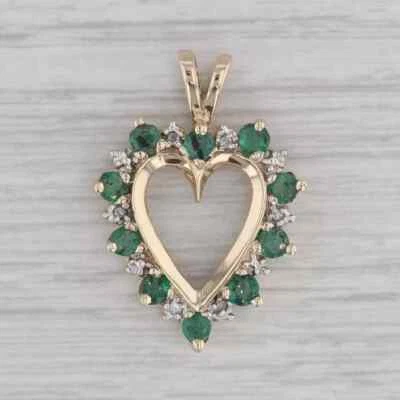 Colgante Corazón Mujer 2.00Ct Corte Redondo Simulado Esmeralda Chapado en Oro Amarillo 14K Foto 1 de 4