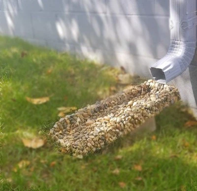 Rain gutter Downspout Splash Block - Image 1 of 4