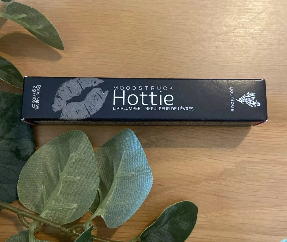 NOVO NA CAIXA YOUNIQUE MOODSTRUCK HOTTIE LIP PLUMPER ATUALIZADO - Imagem 1 de 3