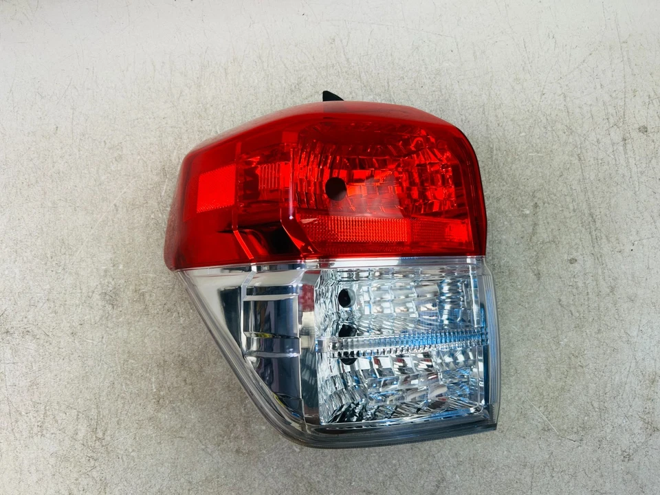 Luz trasera halógena lado del conductor izquierdo Toyota 4Runner 2010 2011 2012 2013 OEM S908 Foto 1 de 4