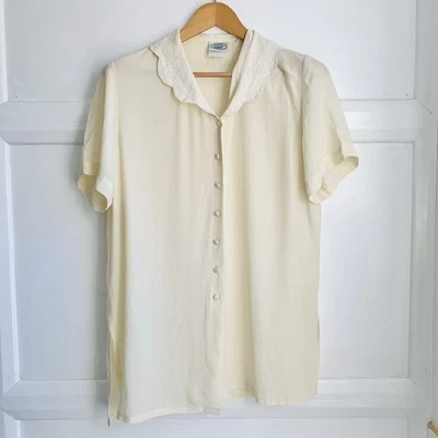 VINTAGE Laura Ashley Champagne Silk Blouse UK 14  Embroidered Scalloped Collar — 第 1/4 张图片