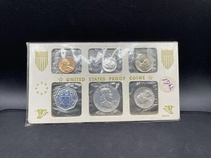 1962 United States Mint 90% Silver Proof Set in Vintage White Holder - Picture 1 of 9