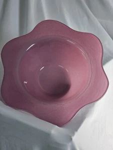 Annie Glass Annieglass Scalloped Handcrafted 9 1/4 Pink Blush/Green Bowl 1993 - Picture 1 of 4
