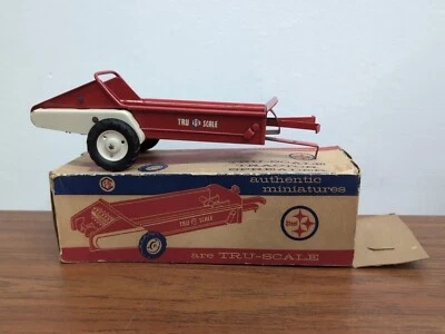 1/16 Toy Tru-Scale Manure Spreader With Box  - Image 1 of 4