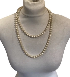 KUNSTPERLEN HALSKETTE 23" lang flach gelegt - Bild 1 von 3