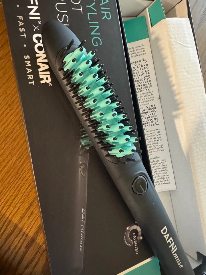 Cepillo caliente para peinar DAFNI Muse x Conair - Cepillo alisador de cerámica - Rápido  Foto 1 de 4