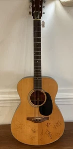 Guitarra autografiada de Alan Jackson - Imagen 1 de 6