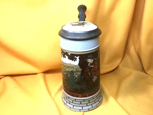 Mettlach German 0.5L Etched Beer Stein w/Inlay Lid - #2833B - Picture 1 of 6