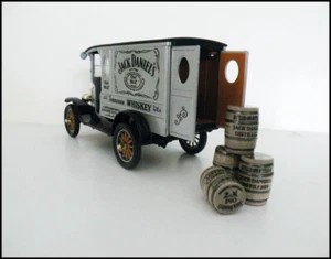 1925 Ford Model T with Jack Daniels Graphics & 4 Barrels 1/24 Diecast Van - Foto 1 di 7