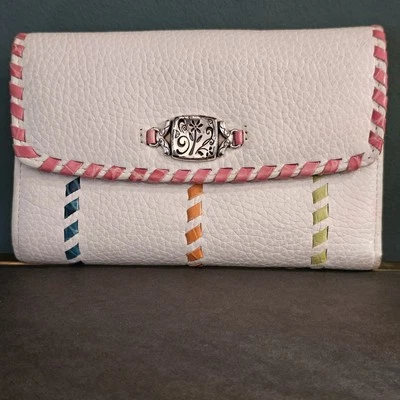 Cartera Brighton Tippi Sun-kissed de cuero blanco perfecta para primavera verano Foto 1 de 4