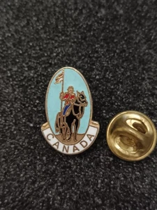 Pin's Pins Pin Enamel 61 Garde Police À Cheval Canadien "Canada" - Picture 1 of 5