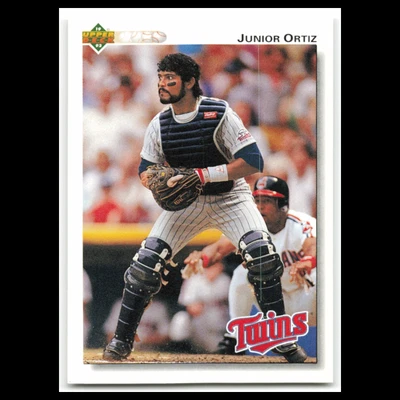 Junior Ortiz #109 1992 Upper Deck Minnesota Twins Baseball Card MLB NM - Image 1 of 3