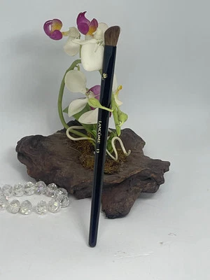 Cepillo de sombra angular Lancome # 13 - mango negro - nuevo - 100 % auténtico Foto 1 de 4