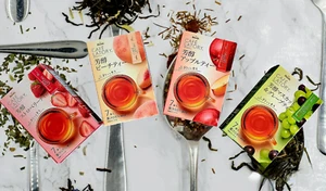 AGF Blendy Cafe Latory Stick Fruit Tea Assortment (Apple/Grape/Peach/Strawberry) - Picture 1 of 12