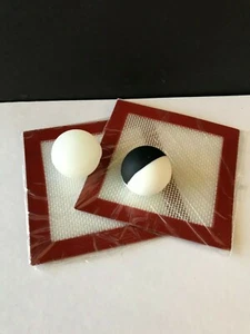 2pc Silicone Ball Container Random Color, 2- 4"x4" Non-Stick Glass Pad Mat 🇺🇸 - Picture 1 of 3