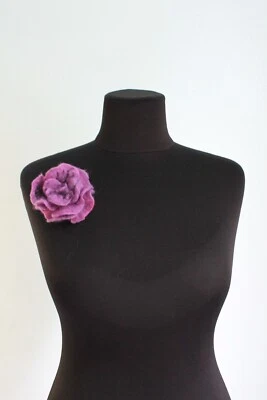 Brooch "Purple rose flower" (felt wool) / wool / brooch pin / Handmade - Image 1 of 4