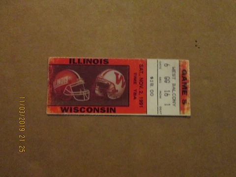 NCAA Illinois Wisconsin Vintage Nov. 2,1991 Team Logo Football Ticket Stub Cover
