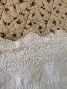 Simply Shabby Chic Woodrose White Embroidered Queen Flat Sheet BEAUTIFUL! - Picture 1 of 5