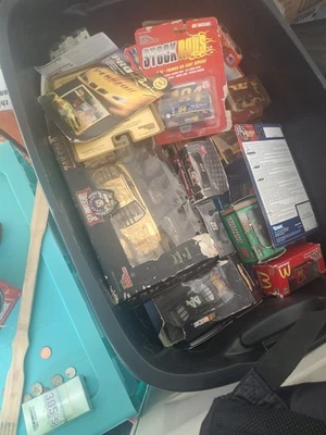 Colección NASCAR varios conductores diferentes bastante algunas cosas firmadas Foto 1 de 2