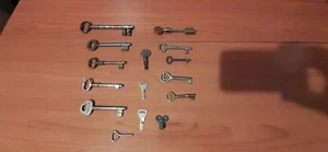 Konvolut 15 verschiedene Schlüssel überwiegend Skelette alter Stil/Antik in gutem Zustand - Bild 1 von 5