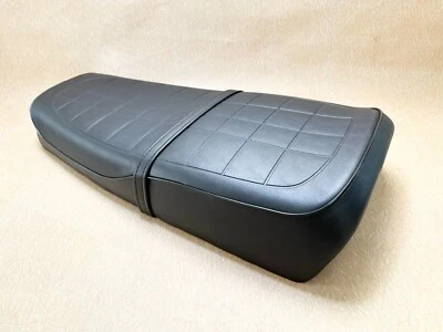 Asiento de moto Suzuki GS750 B C E 1977-1979 negro nuevo estilo clásico bandeja metálica. Foto 1 de 4