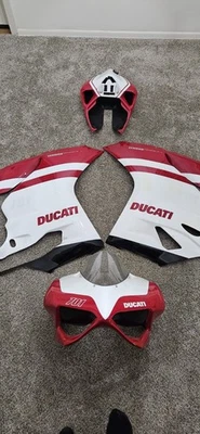 Carenados de trabajo de carrocería de carrera Ducati Panigale 1199s 959 899 Foto 1 de 4
