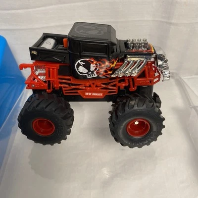 New Bright RC Hot Wheels Bone Shaker Radio Control Monster Truck 1:43 Working! - Image 1 of 4