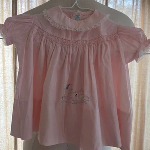Vintage - KIRSCHEN - Baby Mädchen - rosa besticktes Spitzenkleid Ente/Vogel - Größe 0 - - Bild 1 von 7