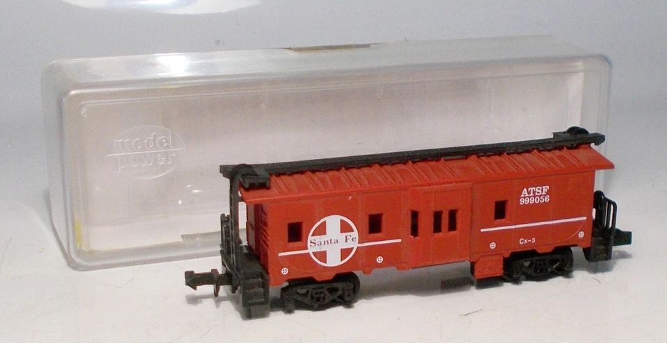 Model Power N gauge Sante Fe Caboose (3704) - Image 1 of 1