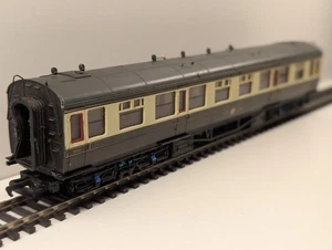Bachmann OO Gauge GWR Collett Passenger Coach – Requires Some TLC - Picture 1 of 9