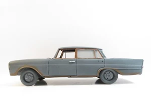 1:18 Revell Mercedes Benz 300 SE Heckflosse Scheunenfund B-239 - Bild 1 von 8
