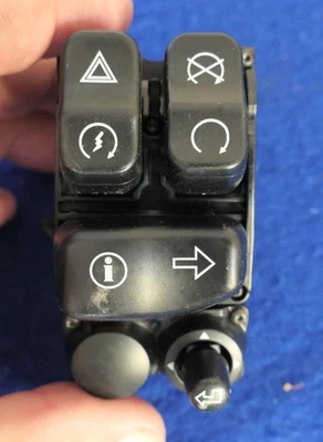 Interruptor de manillar derecho genuino Harley Davidson Touring paquete de interruptores 2014-2025 Foto 1 de 4