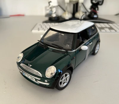 Mini Cooper Motormax 1:18 Diecast Model Car, New Green Boxed - Image 1 of 4