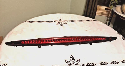 Cadillac SRX 3-й стоп-сигнал внедорожник светодиодная лампа OEM протестирован 15145960 - Изображение 1 из 4