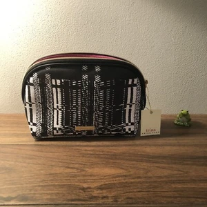 Trina Turk Cosmetic bag Black and white pink on the inside (D1) - Picture 1 of 12