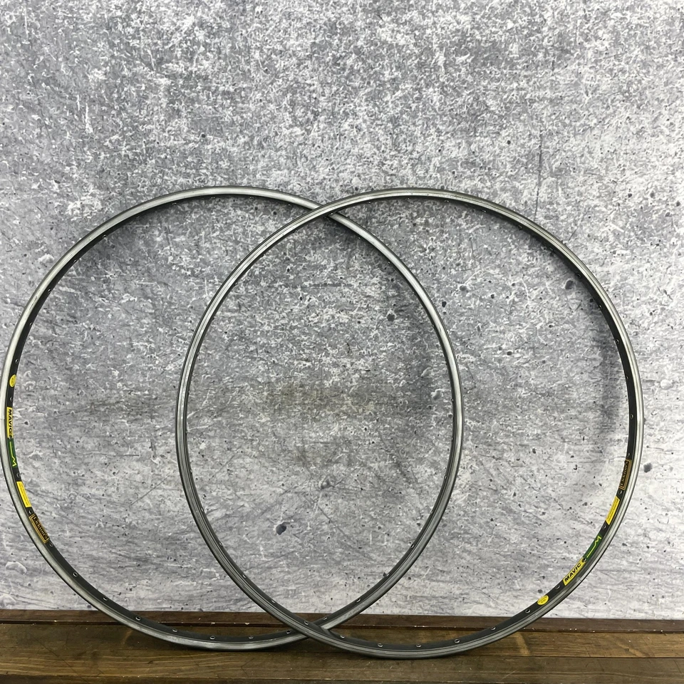 Llantas de bicicleta de carretera Mavic MA40 27 x 1 1/4 de colección 36h anodizadas duras 36 Francia 630 Foto 1 de 4
