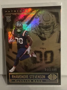 Rhamondre Stevenson 2021 Panini Illusions #95 Bronze Parallel #D /499 Rookie - Bild 1 von 2